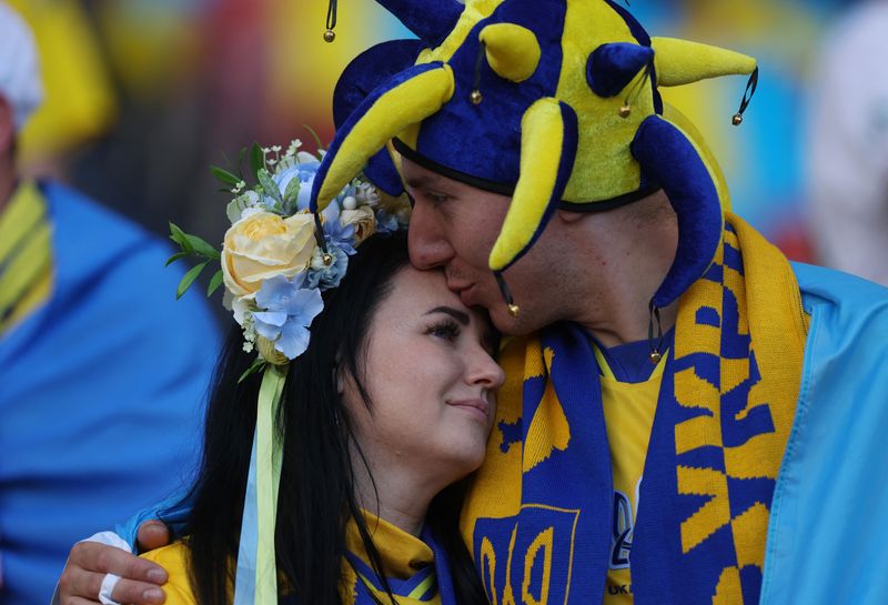 &copy; Reuters. Torcedores da Ucrânia no estádio antes de partida contra a Escócia pelas eliminatórias para a Copa do Mundo em Glasgow
01/06/2022 Action Images via Reuters/Lee Smith