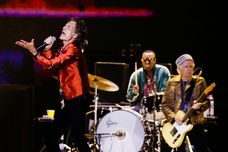 &copy; Reuters. Los Rolling Stones actúan durante el concierto de inicio de la gira "SIXTY Stones Europe Tour 2022" en el estadio Wanda Metropolitano de Madrid, España. 1 de junio de 2022. REUTERS/Susana Vera