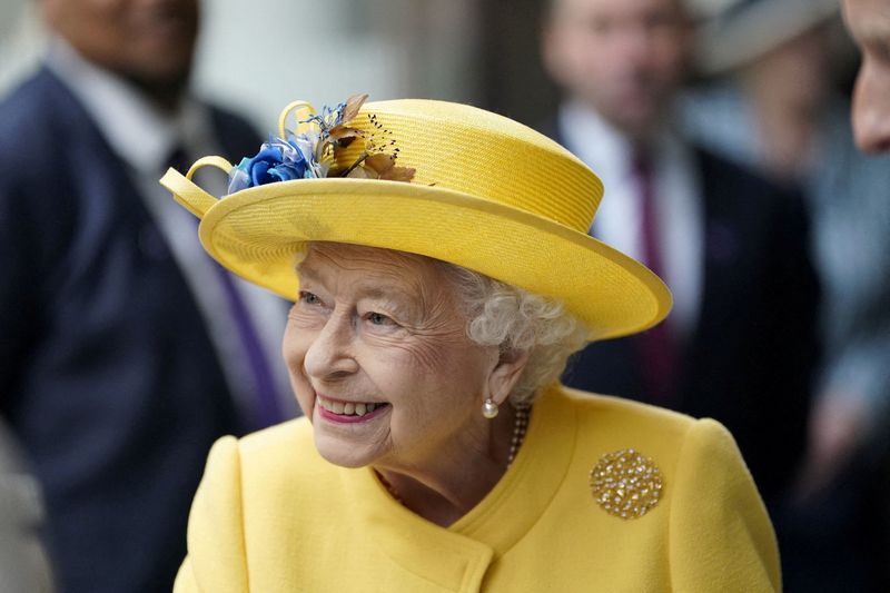 &copy; Reuters. FOTO DE ARCHIVO: La reina británica Isabel en Londres, Reino Unido, el 17 de mayo de 2022. Andrew Matthews/Pool vía REUTERS