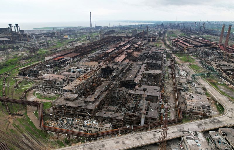 © Reuters. FOTO DE ARCHIVO: Una vista de las instalaciones destruidas de la planta de Azovstal Iron and Steel Works en Mariupol, Ucrania, 22 de mayo del 2022. Foto tomada con un dron REUTERS/Pavel Klimov