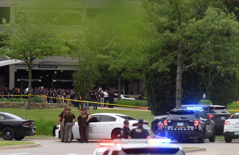 Oklahoma gunman killed 4 people, including surgeon who treated him