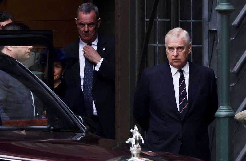 &copy; Reuters. FILE PHOTO: Prince Andrew, Duke of York, stands outside the Westminster Abbey after a service of thanksgiving for late Prince Philip, Duke of Edinburgh, in London, Britain, March 29, 2022. REUTERS/Tom Nicholson/File Photo