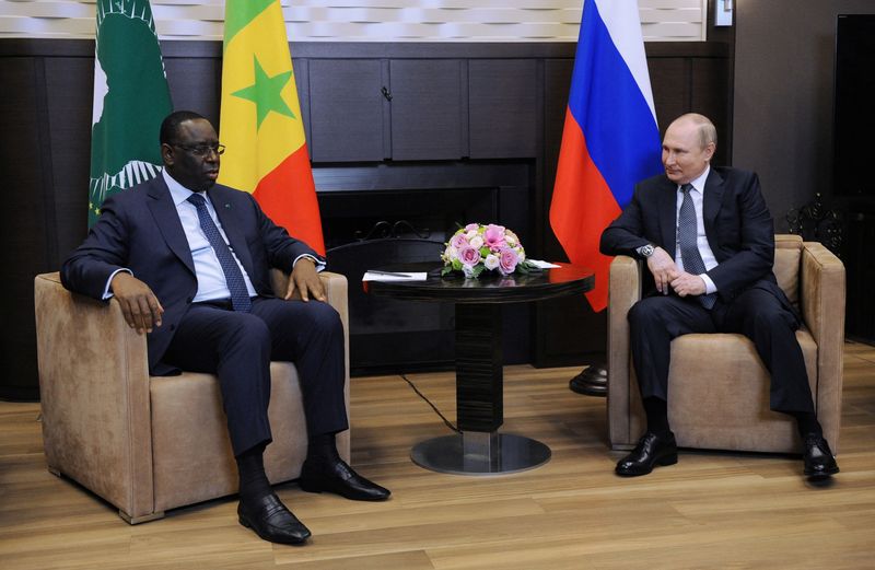 &copy; Reuters. Russia's President Vladimir Putin attends a meeting with Senegal's President Macky Sall, who is currently the chairman of the African Union, at the Bocharov Ruchei state residence in Sochi, Russia June 3, 2022. Sputnik/Mikhail Klimentyev/Kremlin via REUTE