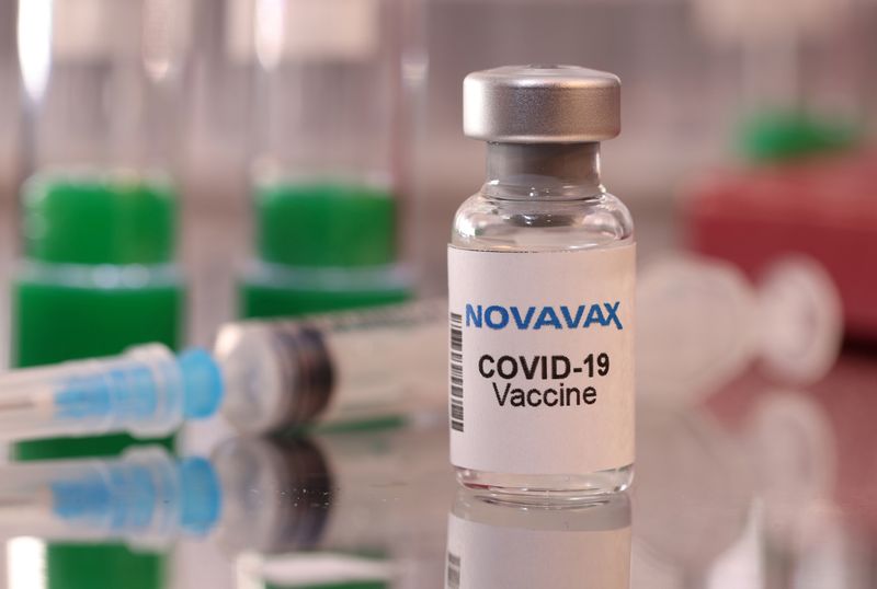 &copy; Reuters. FILE PHOTO: A vial labelled "Novavax COVID-19 Vaccine" is seen in this illustration taken January 16, 2022. REUTERS/Dado Ruvic/Illustration