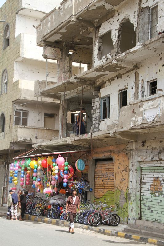 &copy; Reuters. مبنى دمرته الحرب في تعز باليمن في صورة بتاريخ 20 مايو ايار 2022. تصوير: أنيس مهيوب - رويترز.