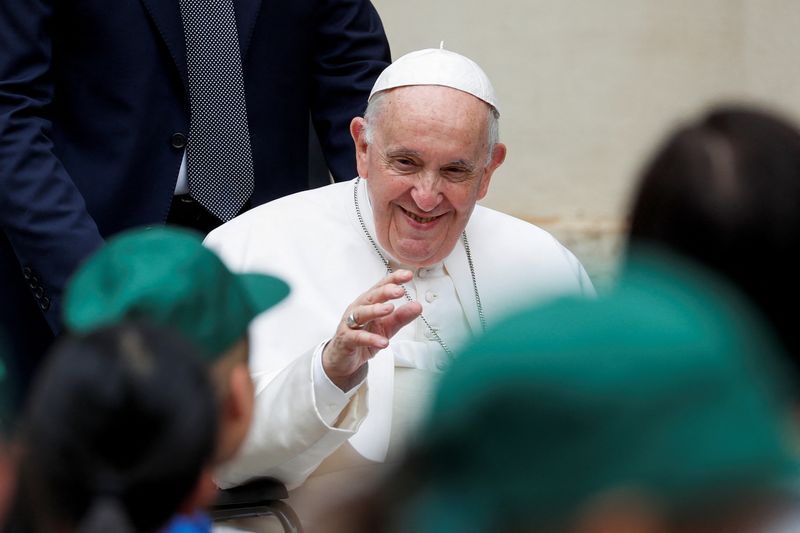 Pope says he will meet Ukraine officials to discuss possible trip