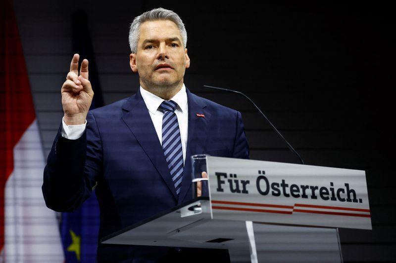 &copy; Reuters. المستشار النمساوي كارل نيهامر يتحدث في جراتس بالنمسا يوم 14 مايو أيار 2022. تصوير: ليزا لوتنر - رويترز.