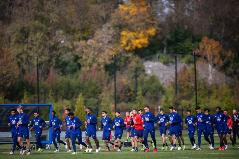 &copy; Reuters. Nov 9, 2021; Milford, OH, USA; Players on the U.S. men's national team make their way out of the Mercy Health Training Center, in Milford, on Tuesday, November 9, 2021 for practice. Mandatory Credit: Amanda Rossmann-USA TODAY NETWORK 