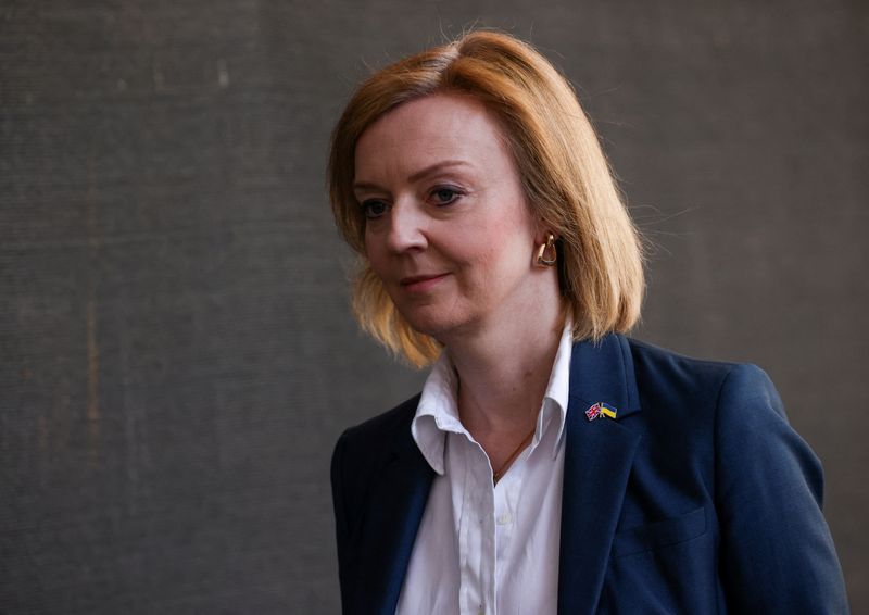 &copy; Reuters. FILE PHOTO: British Foreign Secretary Liz Truss leaves 10 Downing Street after the weekly cabinet meeting, in London, Britain May 17, 2022. REUTERS/Henry Nicholls/