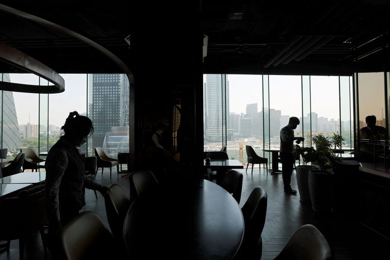 &copy; Reuters. Restaurante em Pequim
02/06/2022. REUTERS/Tingshu Wang