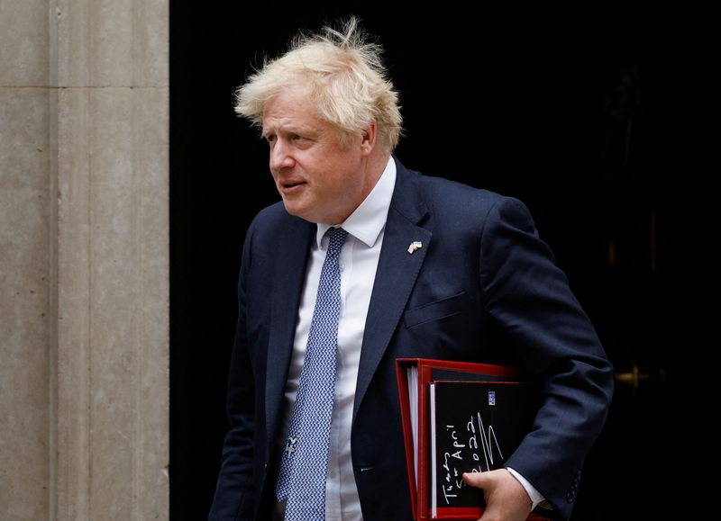 &copy; Reuters. FILE PHOTO: British Prime Minister Boris Johnson leaves 10 Downing Street in London, Britain May 26, 2022. REUTERS/John Sibley