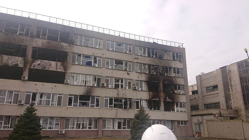 &copy; Reuters. FILE PHOTO: A view shows a damaged building at the Zaporizhzhia Nuclear Power Plant compound, amid Russia's invasion of Ukraine, in Enerhodar, Zaporizhzhia region, Ukraine, in this handout picture released March 17, 2022. Press service of National Nuclear