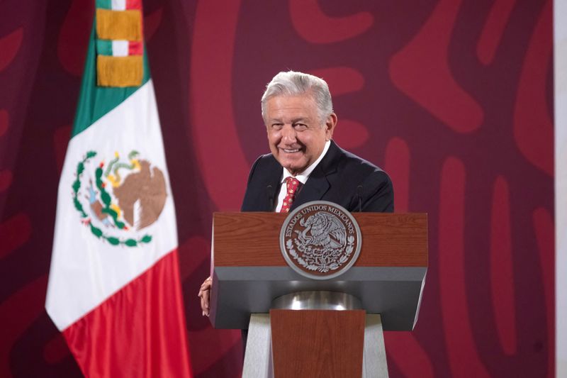 © Reuters. Mexican President Andres Manuel Lopez Obrador attends a news conference where he mentioned he would not attend the U.S.-hosted Summit of the Americas in Los Angeles this week because not all countries from the region were invited, at the National Palace in Mexico City, Mexico June 6, 2022. Mexico Presidency/Handout via REUTERS 