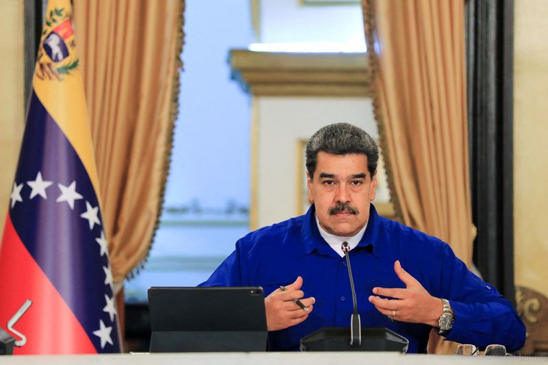 &copy; Reuters. الرئيس الفنزويلي نيكولاس مادورو يتحدث خلال فعالية في القصر الرئاسي في كاراكاس يوم السادس يوم الاثنين. صورة لرويترز من القصر الرئاسي