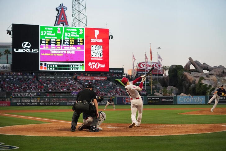 &copy; Reuters. 　米大リーグ（ＭＬＢ）、エンゼルスの大谷翔平投手は６日、ホームでのレッドソックス戦に「２番・指名打者」で出場。４打数１安打、１三振だった（２０２２年　ロイター/USA TODAY Sports