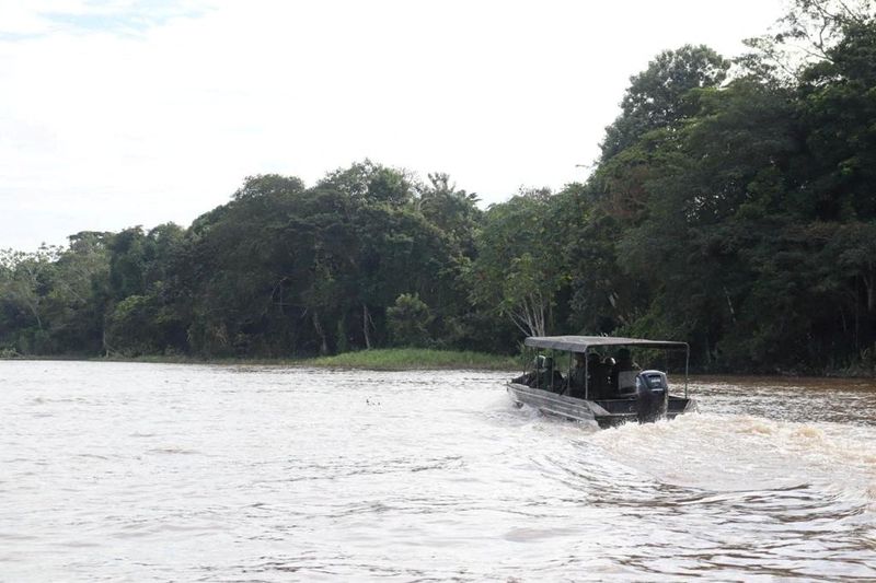 &copy; Reuters. A search team looks for British journalist Dom Phillips and indigenous expert Bruno Pereira, who went missing while reporting in a remote and lawless part of the Amazon rainforest near the border with Peru, in Javari Valley, Brazil, June 5, 2022 in this s