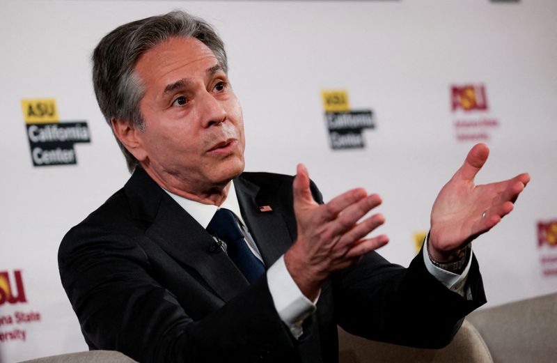 &copy; Reuters. El Secretario de Estado de Estados Unidos, Antony Blinken, pronuncia un discurso durante una mesa redonda sobre el compromiso con la libertad periodística en la Cumbre de las Américas en Los Ángeles, California, Estados Unidos, el 7 de junio de 2022. R