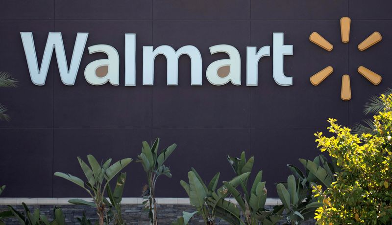 &copy; Reuters. FILE PHOTO: The logo of a Walmart Superstore is seen in Rosemead, California, U.S., June 11, 2020. REUTERS/Mario Anzuoni/File Photo