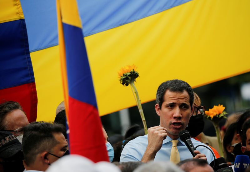 &copy; Reuters. Imagen de archivo del líder opositor venezolano, Juan Guaidó, durante una manifestación contra la guerra en Ucrania en Caracas, Venezuela. 3 marzo 2022. REUTERS/Leonardo Fernández Viloria