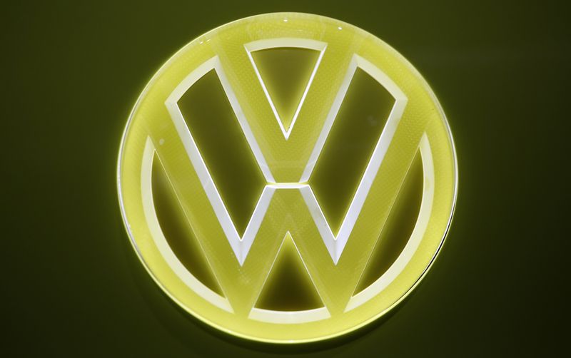 &copy; Reuters. FILE PHOTO: View of an emblem on a Volkswagen I.D. Buzz electric concept vehicle being displayed during the North American International Auto Show in Detroit, Michigan, U.S., January 10, 2017.  REUTERS/Mark Blinch