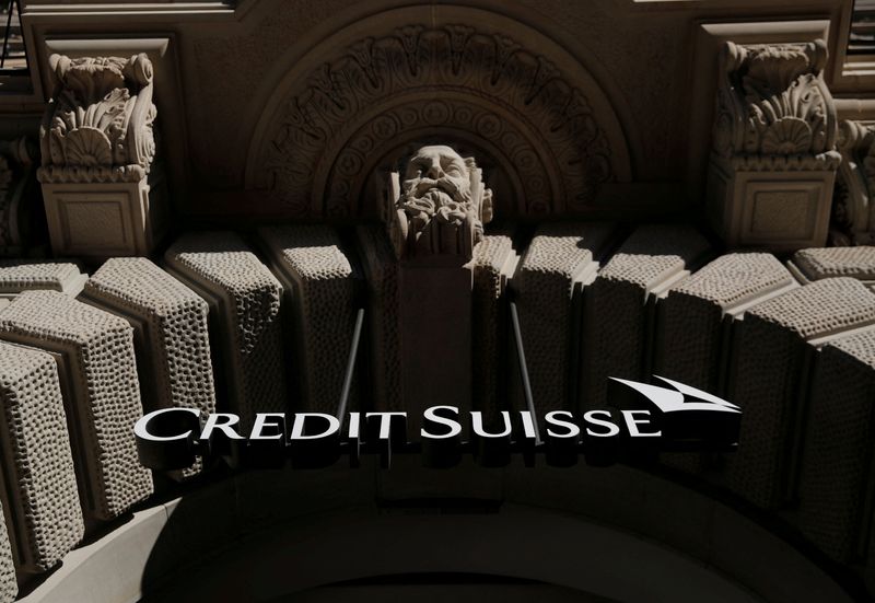 &copy; Reuters. IMAGEN DE ARCHIVO. El logo del banco suizo Credit Suisse se ve en Zúrich, Suiza