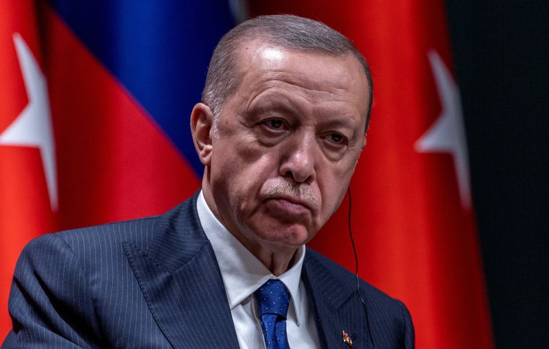 &copy; Reuters. الرئيس التركي رجب طيب أردوغان يتحدث في مؤتمر صحفي في العاصمة أنقرة يوم الأربعاء. تصوير: أوميت بكطاش - رويترز.