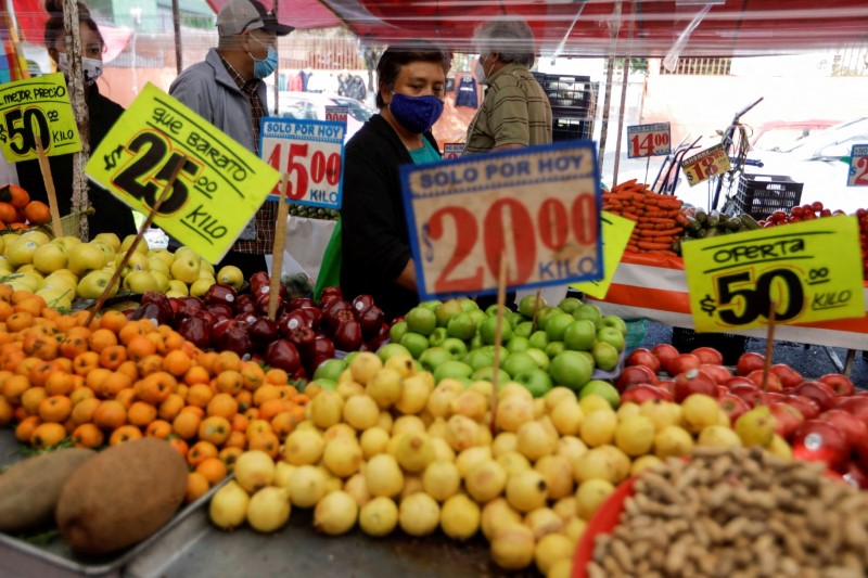 &copy; Reuters. Feira livre
REUTERS/Luis Cortes