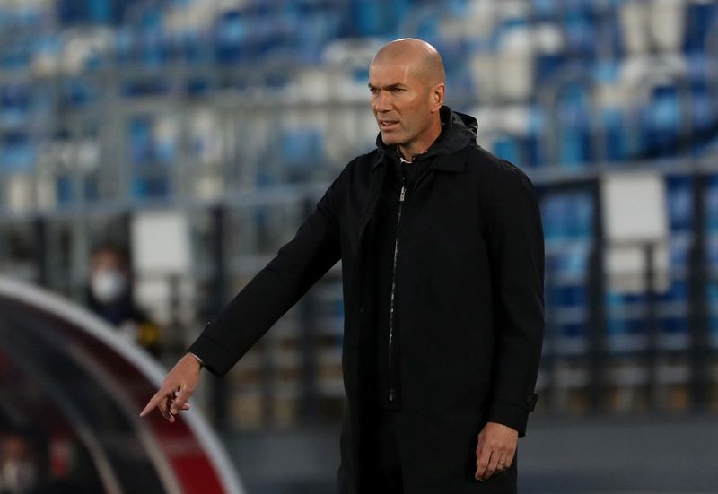 &copy; Reuters. Zinédine Zidane a donné son accord de principe pour remplacer Mauricio Pochettino en tant qu'entraîneur du Paris Saint-Germain la saison prochaine, rapporte vendredi la radio Europe 1, sans citer de source. /Photo d'archives/REUTERS/Susana Vera