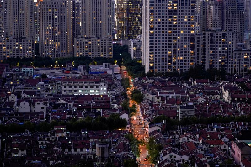 &copy; Reuters. Un distretto residenziale di Shanghai in Cina. REUTERS/Aly Song