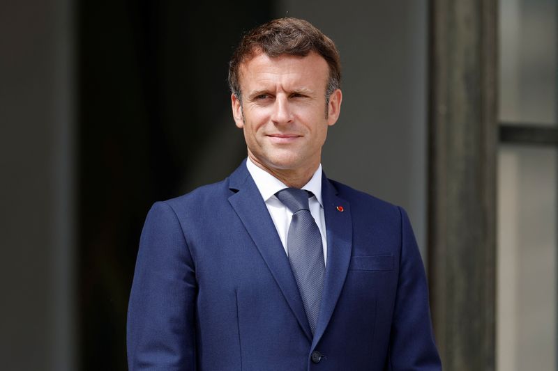 &copy; Reuters. Le président français Emmanuel Macron se rendra en Roumanie et en Moldavie mardi et mercredi prochains pour exprimer  "l'engagement" et la "solidarité" de la France "avec les partenaires européens les plus exposés à la crise ukrainienne", annonce ve