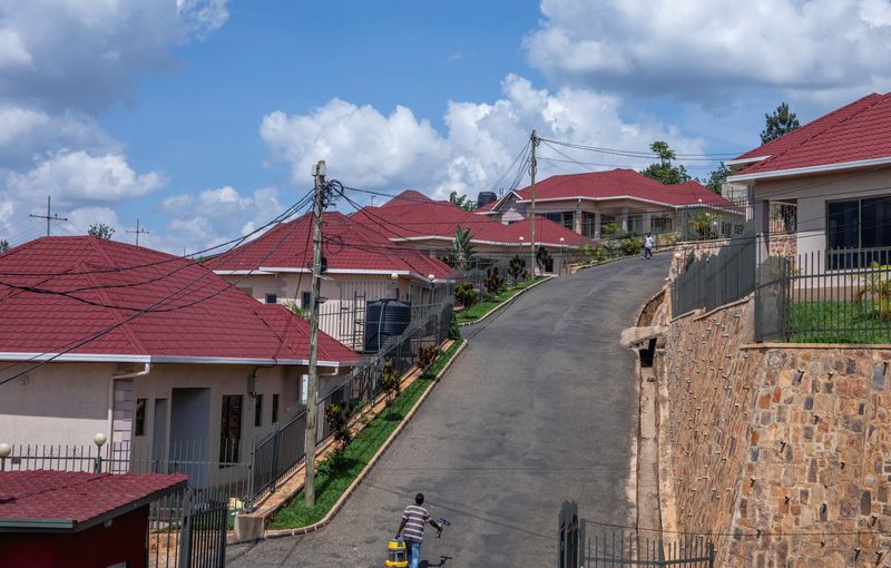 &copy; Reuters. L'hôtel Hall Mark, prêt à accueillir des demandeurs d'asile envoyés au Rwanda par la Grande-Bretagne, dans le quartier de Kagugu à Kigali. Le projet controversé du Royaume-Uni de transférer par avion au Rwanda des immigrés clandestins arrivés ill