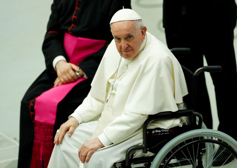 Papa, Afrika gezisini iptal etmek zorunda kaldığı için özür diledi
