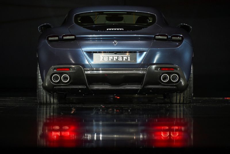 © Reuters. FILE PHOTO: Ferrari Roma is unveiled during its first world presentation in Rome, Italy, November 14, 2019. REUTERS/Guglielmo Mangiapane