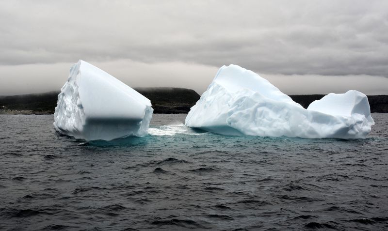 &copy; Reuters. FOTO DE ARCHIVO. Imagen referencial de un iceberg, cerca de Cape Spear, Terranova, Canadá. 31 de mayo de 2012. REUTERS/Greg Locke