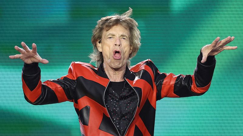 &copy; Reuters. FILE PHOTO: Mick Jagger of The Rolling Stones performs at Anfield Stadium as part of their "Stones Sixty Europe 2022 Tour", in Liverpool, Britain, June 9, 2022. REUTERS/Carl Recine