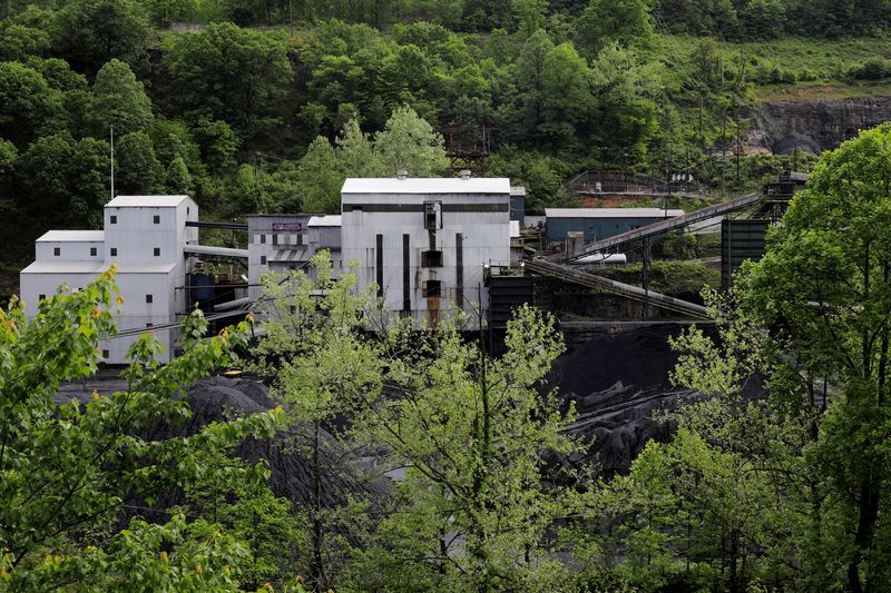 &copy; Reuters. FILE PHOTO: A coal mine sits among the trees in Welch, West Virginia, U.S., May 19, 2018.    REUTERS/Brian Snyder/File Photo