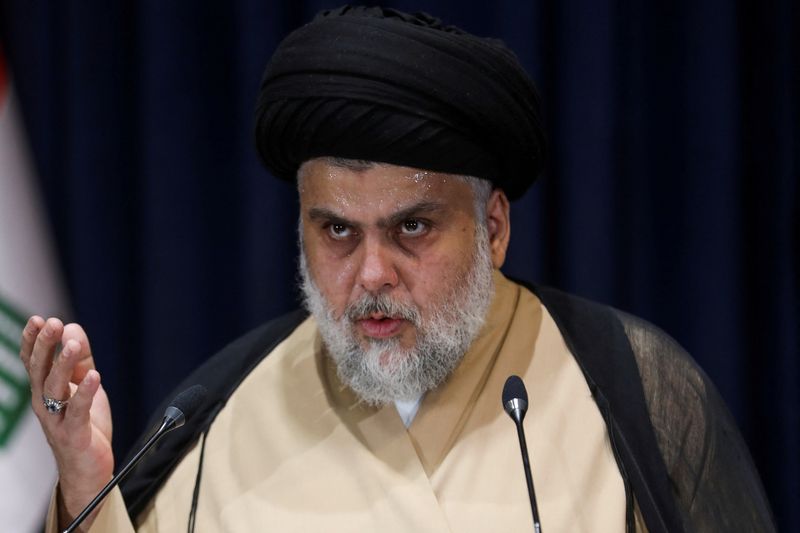 &copy; Reuters. رجل الدين الشيعي العراقي مقتدى الصدريتحدث في النجف في 11 اكتوبر تشرين الأول 2021. تصوير: علاء المرجاني - رويترز.
