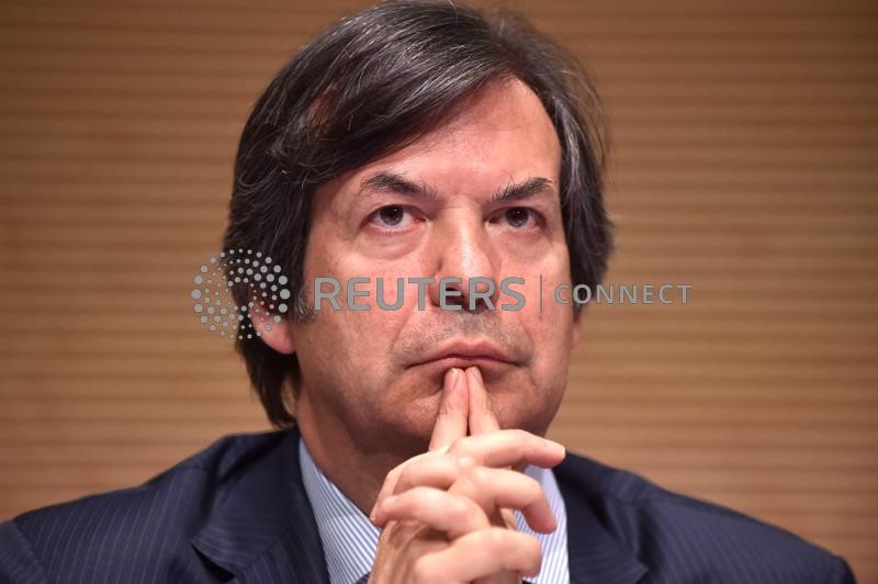 &copy; Reuters. Carlo Messina, CEO di Intesa Sanpaolo durante un'assemblea degli investitori a Torino. 27 aprile 2017. REUTERS/Giorgio Perottino