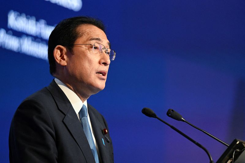 &copy; Reuters. FILE PHOTO: Japan's Prime Minister Fumio Kishida delivers the keynote address at the opening dinner of the 19th Shangri-La Dialogue in Singapore, June 10, 2022. REUTERS/Caroline Chia