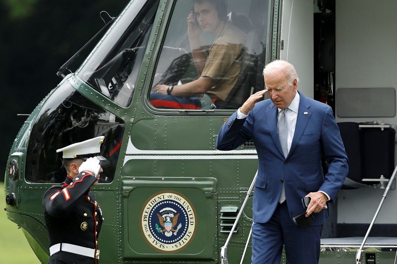 Biden announces new $1 billion in weapons for Ukraine, Kyiv seeks more heavy arms