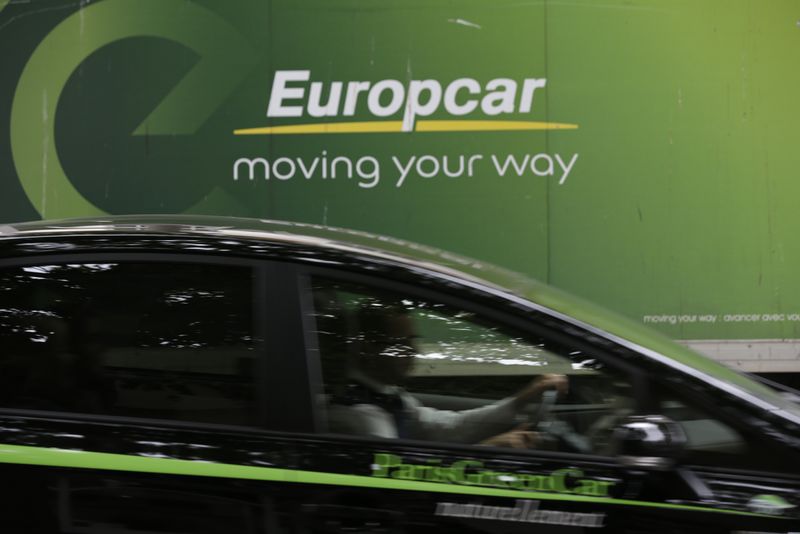 &copy; Reuters. Le consortium Green Mobility Holdings, emmené par Volkswagen, détient 87,38% du groupe français de location automobile Europcar, a annoncé le constructeur allemand mercredi. /Photo d'archives/REUTERS/Philippe Wojazer