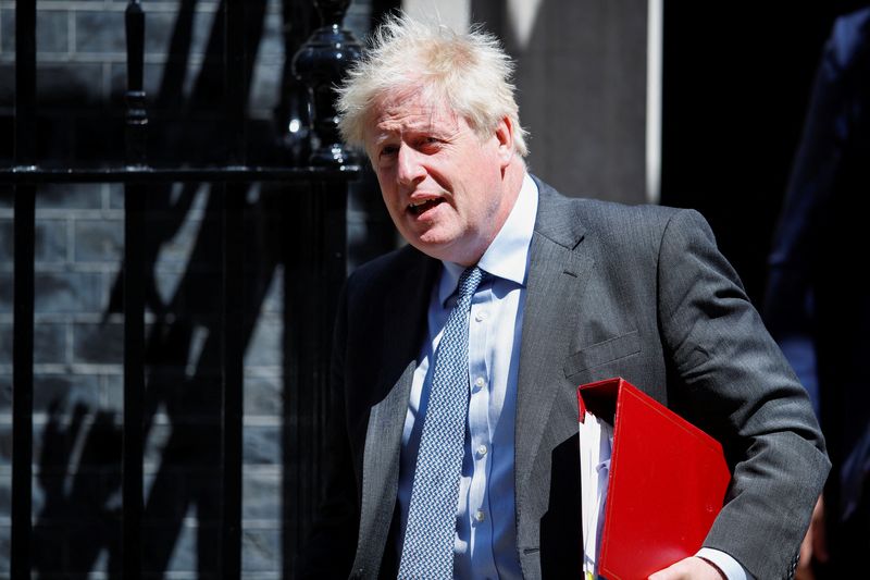 &copy; Reuters. رئيس الوزراء البريطاني بوريس جونسون في مقر الحكومة في لندن يوم الاربعاء. تصوير: هنري نيكولز - رويترز. 
