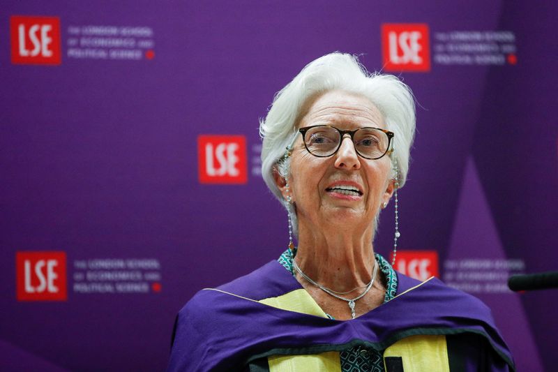© Reuters. President of the European Central Bank Christine Lagarde gives a speech after receiving an honorary doctorate at the London School of Economics, in London, Britain, June 15, 2022. REUTERS/Peter Nicholls