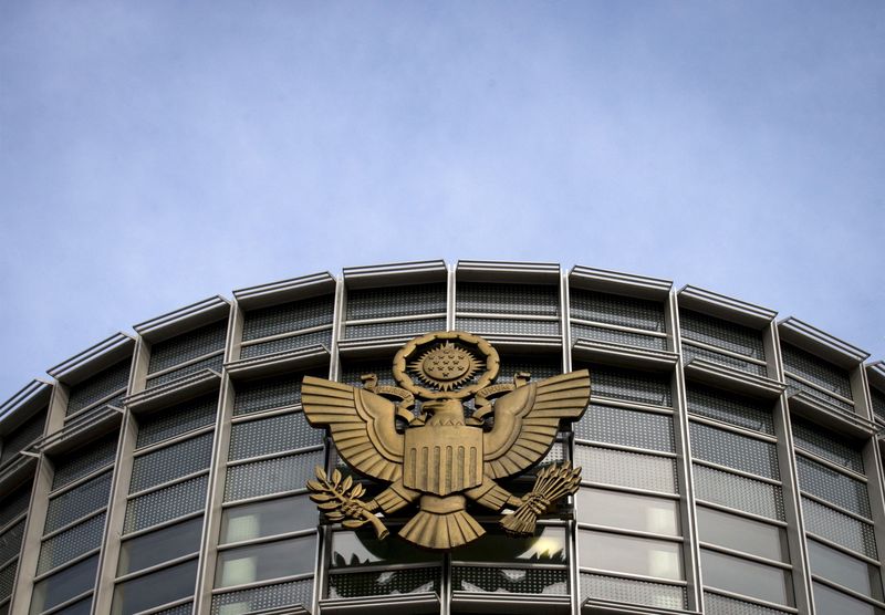 © Reuters. FILE PHOTO: The Seal of the United States of America is seen on the Brooklyn Federal Courthouse in the Brooklyn borough in New York April 2, 2015. REUTERS/Brendan McDermid