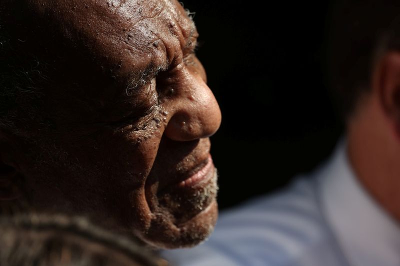 &copy; Reuters. FILE PHOTO: Bill Cosby reacts outside his house after Pennsylvania's highest court overturned his sexual assault conviction and ordered him released from prison immediately, in Elkins Park, Pennsylvania, U.S. June 30, 2021. REUTERS/Rachel Wisniewski