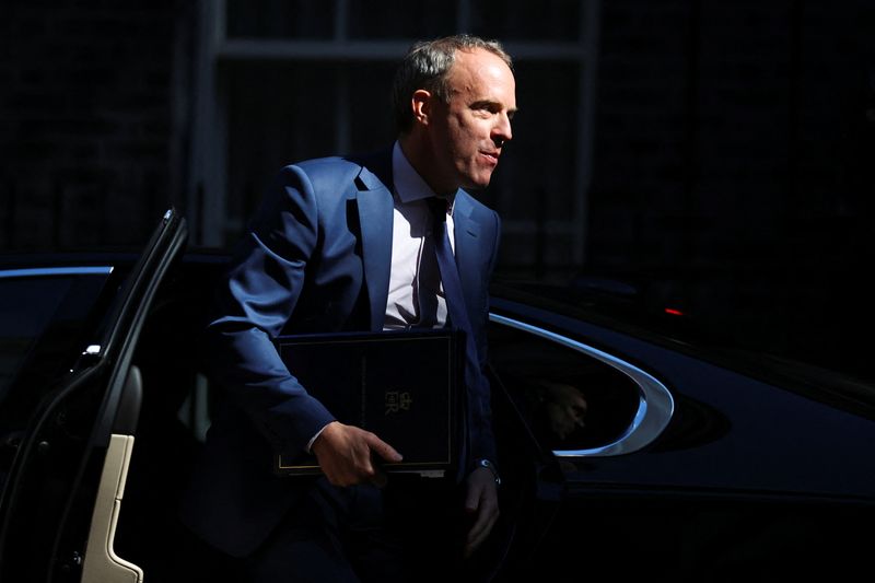 &copy; Reuters. FOTO DE ARCHIVO: El viceprimer ministro británico y secretario de Estado de Justicia, Dominic Raab, llega al número 10 de Downing Street, en Londres, Reino Unido, 7 de junio de 2022. REUTERS/Hannah Mckay
