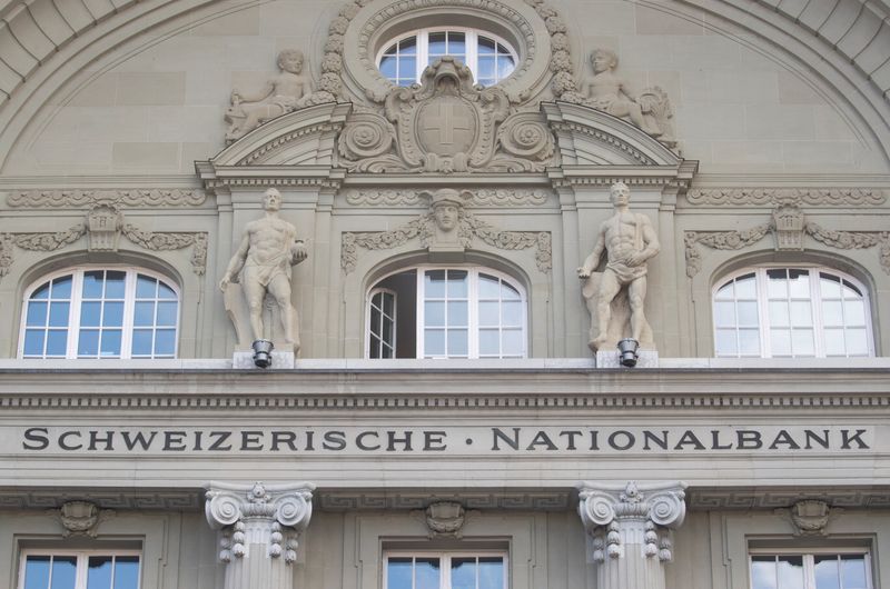 &copy; Reuters. FILE PHOTO: The building of the Swiss National Bank (SNB) is pictured in Bern, Switzerland June 16, 2022. REUTERS/Arnd Wiegmann