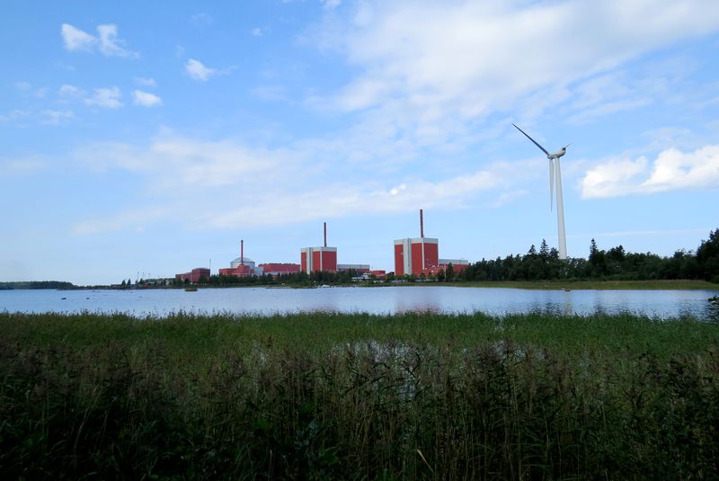 &copy; Reuters. FILE PHOTO: A general view of the unfinished Olkiluoto-3 nuclear reactor in Eurajoki, Finland August 17, 2017. REUTERS/Lefteris Karagiannopoulos