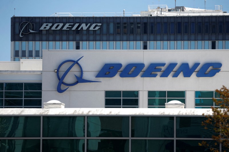 &copy; Reuters. IMAGEN DE ARCHIVO. El logo de Boeing se ve en Los Angeles, California, EEUU