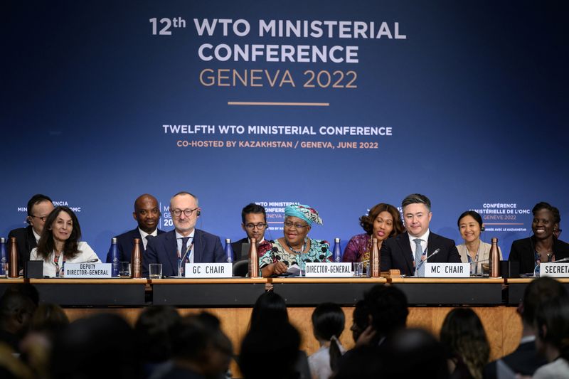 © Reuters. World Trade Organization Director-General Ngozi Okonjo-Iweala delivers her speech during the closing session of a World Trade Organization Ministerial Conference at the WTO headquarters in Geneva, Switzerland June 17, 2022. Fabrice Coffrini/Pool via REUTERS